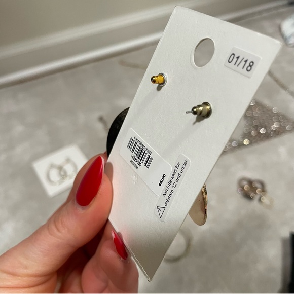 NWT Express gold dangle earrings - Picture 2 of 7